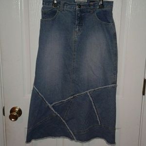 EUC Limited Too Girls size 14 long blue jean skirt